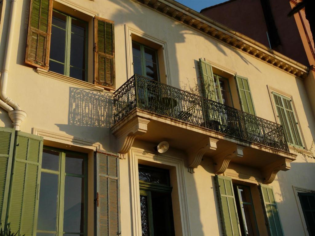 グラース Les Palmiers Bed & Breakfast エクステリア 写真